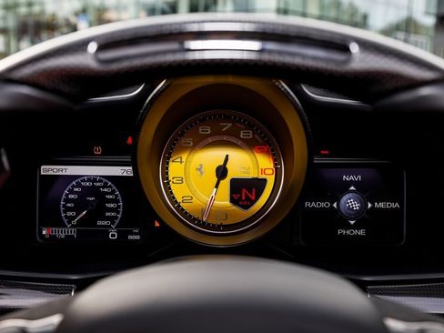 Used 2015 Ferrari 458 Speciale A image 31