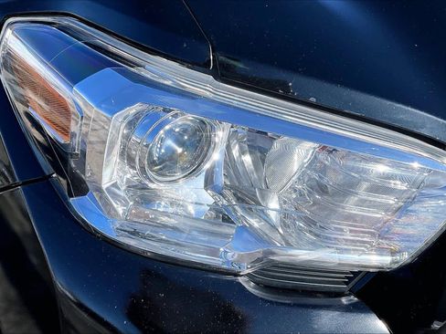 Used 2021 Toyota Tacoma SR5 image 27