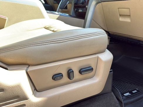 Used 2012 Ford F150 Lariat w/ Lariat Chrome Pkg RWD image 24