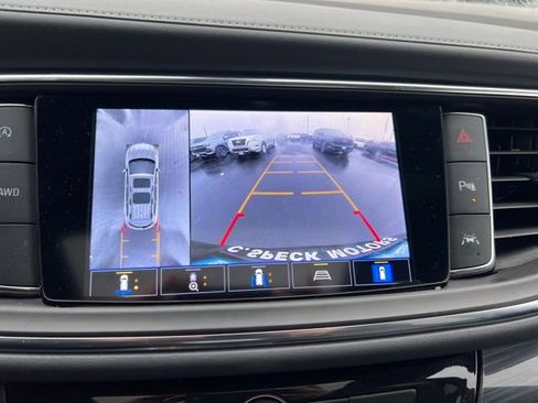 Used 2023 Buick Enclave Premium image 18