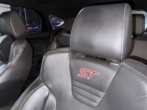 Used 2018 Ford Focus ST w/ Equipment Group 402A image 30