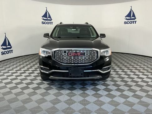 Used 2017 GMC Acadia Denali w/ Technology Package AWD/4WD image 2
