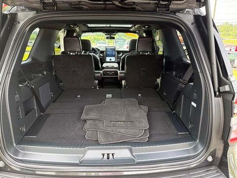 Used 2023 Ford Expedition Limited RWD image 21