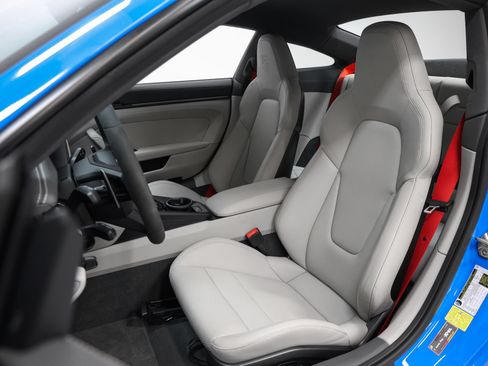 Certified 2022 Porsche 911 Carrera GTS RWD image 56