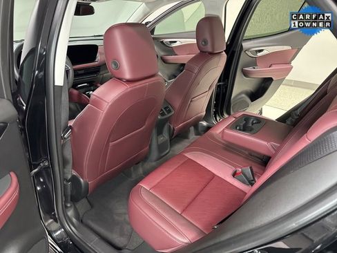 Used 2025 Buick Envision Sport Touring image 23