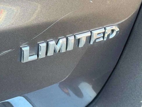 Used 2019 Jeep Grand Cherokee Limited image 37