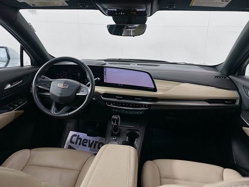 Used 2024 Cadillac XT4 Premium Luxury w/ Technology Package image 24