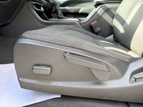 Used 2019 GMC Canyon SLE image 16