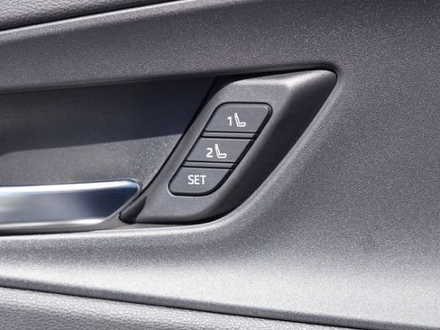 Used 2024 Toyota Prius Prime Premium FWD image 35
