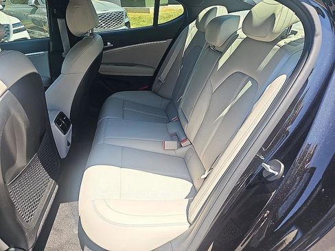 Used 2023 Genesis G70 2.0T RWD image 28