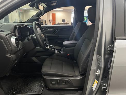 Used 2024 Chevrolet Colorado LT w/ LT Convenience Package II image 10