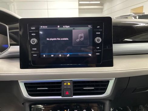New 2025 Volkswagen Taos SE w/ Panoramic Sunroof Package AWD/4WD image 20