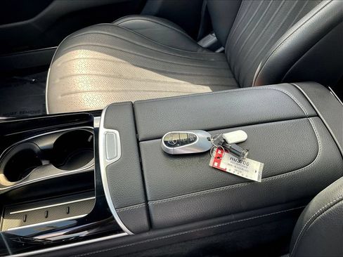 Used 2023 Mercedes-Benz S 500 4MATIC w/ Warmth & Comfort Package image 35