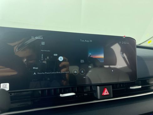 New 2026 Kia Carnival EX FWD image 24