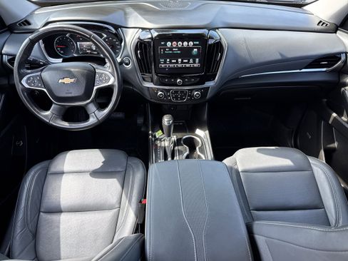 Used 2018 Chevrolet Traverse Premier w/ Driver Confidence II Package FWD image 14
