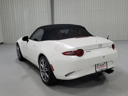 Used 2023 MAZDA MX-5 Miata Grand Touring RWD image 6