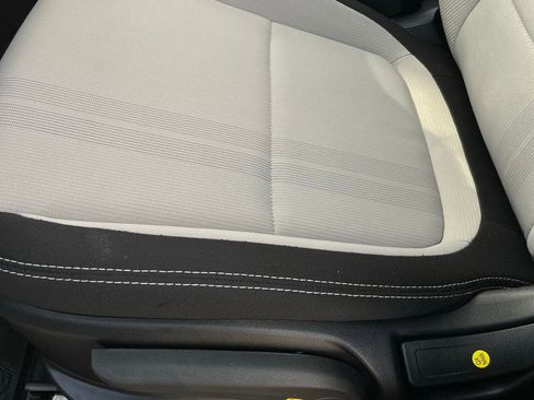 Used 2025 Hyundai Venue SEL FWD image 21