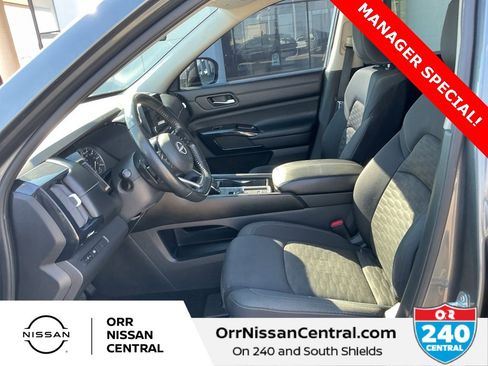 Used 2022 Nissan Pathfinder SV image 17