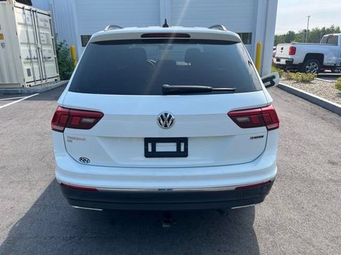 Used 2021 Volkswagen Tiguan SE w/ Panoramic Sunroof Package AWD/4WD image 4