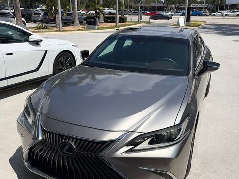 Used 2019 Lexus ES 350 w/ Premium Package FWD image 4
