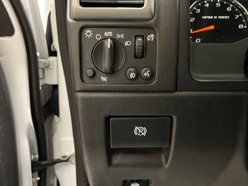 Used 2011 Chevrolet Colorado LT image 22