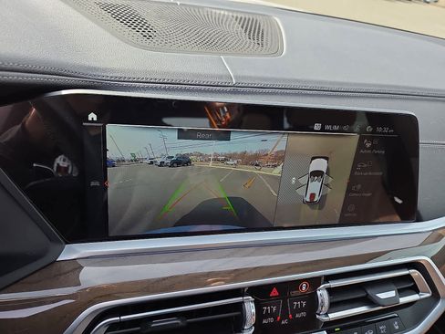 Used 2021 BMW X5 xDrive40i w/ M Sport Package image 19