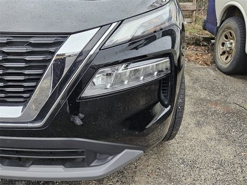 Certified 2023 Nissan Rogue SV image 13