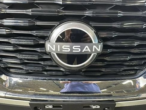 Used 2023 Nissan Rogue SV AWD/4WD image 8