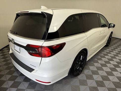 Used 2024 Honda Odyssey Sport image 6