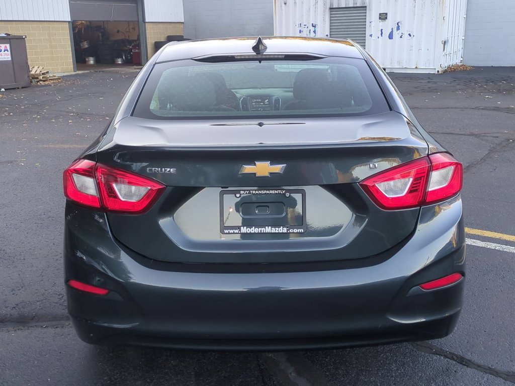 Used 2018 Chevrolet Cruze LT w/ Convenience Package FWD image 5