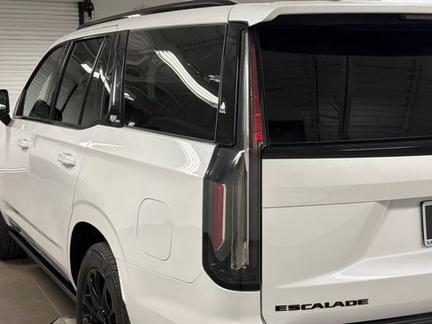 Used 2023 Cadillac Escalade Sport w/ LPO, ONYX Package AWD/4WD image 14