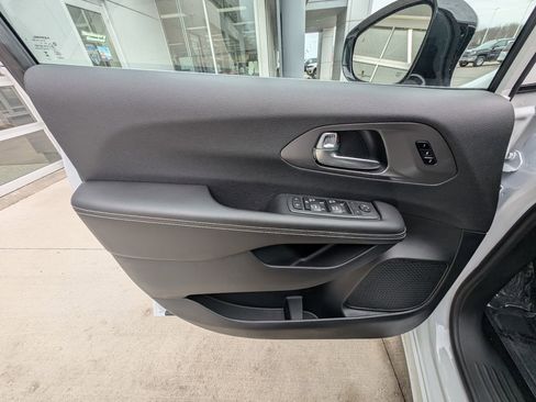 New 2026 Chrysler Pacifica Select image 38