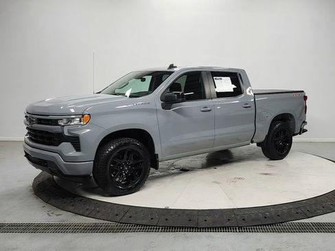 Used 2024 Chevrolet Silverado 1500 RST AWD/4WD image 3