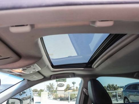 Used 2015 Lexus ES 300h w/ Premium Package w/Bamboo Trim FWD image 21