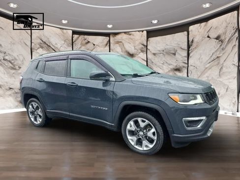 Used 2017 Jeep Compass Limited AWD/4WD image 3