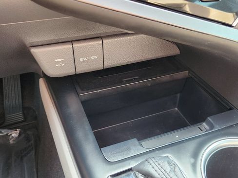 Used 2018 Toyota Camry XLE w/ Driver Assist Package FWD image 28