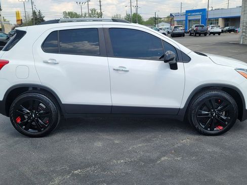 Used 2018 Chevrolet Trax LT w/ Redline Edition FWD image 14
