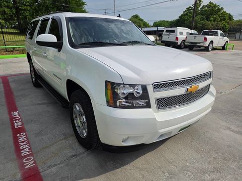 Used 2012 Chevrolet Suburban LT AWD/4WD image 5