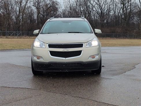 Used 2011 Chevrolet Traverse LT w/ All-Star Package image 8
