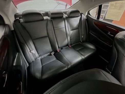 Used 2011 Lexus LS 460 w/ Comfort Pkg image 33