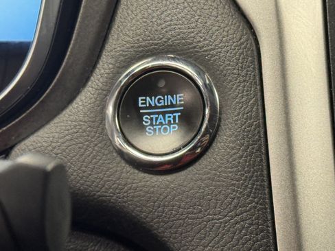 Used 2020 Ford Fusion SE FWD image 15
