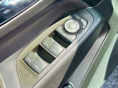 Certified 2024 Chevrolet Equinox RS FWD image 17