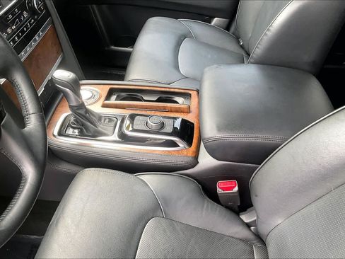 Used 2023 Nissan Armada SL w/ Captain's Chairs Package RWD image 30