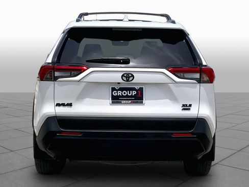 Used 2025 Toyota RAV4 XLE AWD/4WD image 5