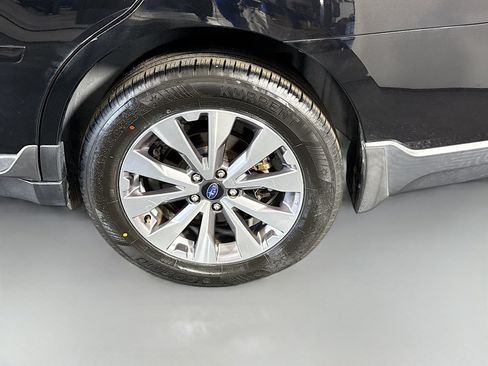 Used 2017 Subaru Outback 3.6R Touring w/ Popular Package #5A AWD/4WD image 37