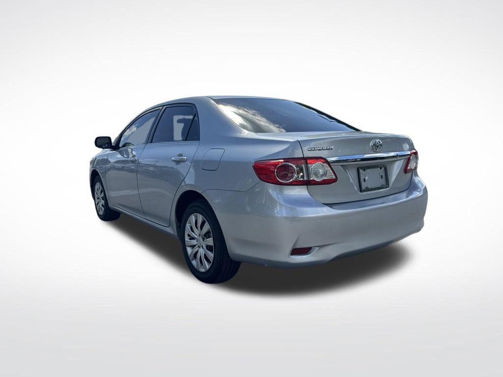 Used 2013 Toyota Corolla LE FWD image 6