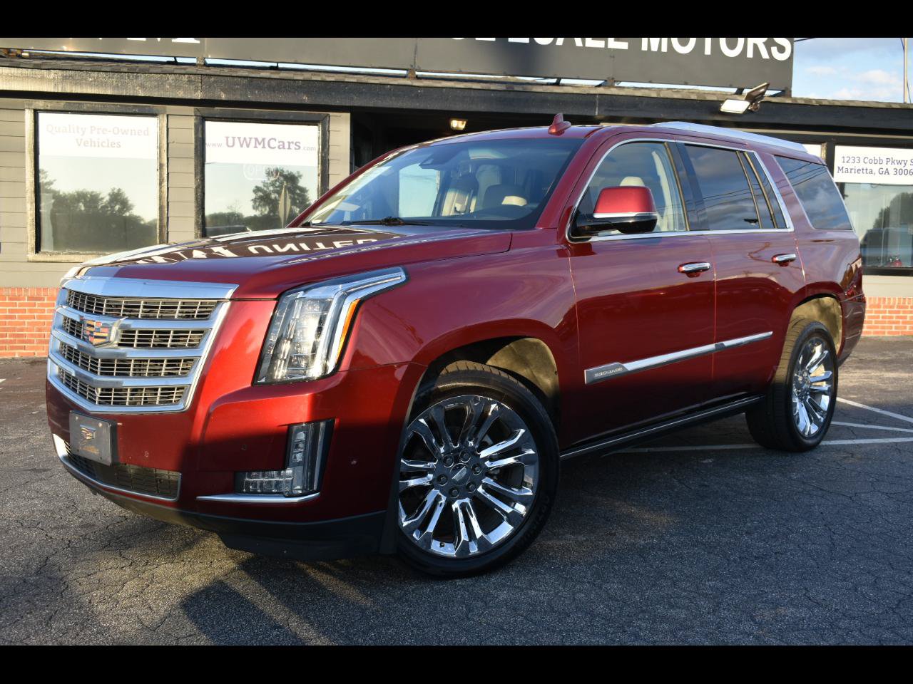 Used 2018 Cadillac Escalade Premium Luxury w/ LPO, Radiant Package AWD/4WD image 1