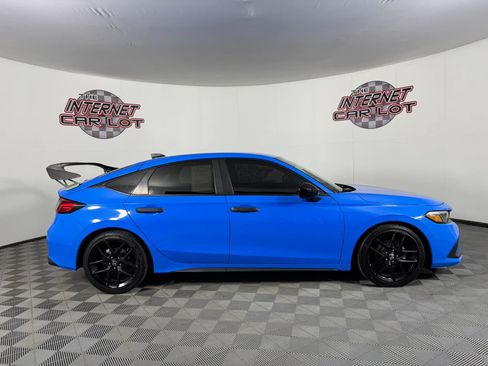 Used 2023 Honda Civic Sport image 8