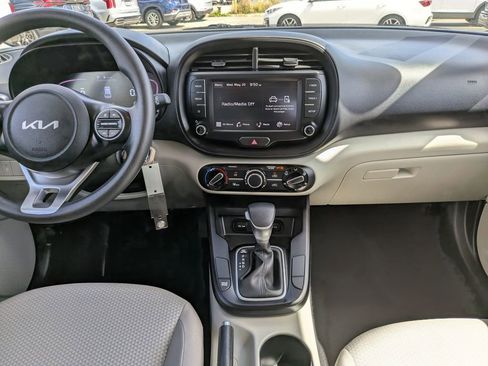 Certified 2024 Kia Soul LX FWD image 17