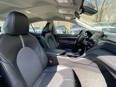 Used 2024 Toyota Camry SE image 23